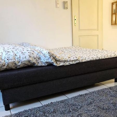 Charmante Gartenwohnung Mit Privatem Grossen Garten Köln Eksteriør billede