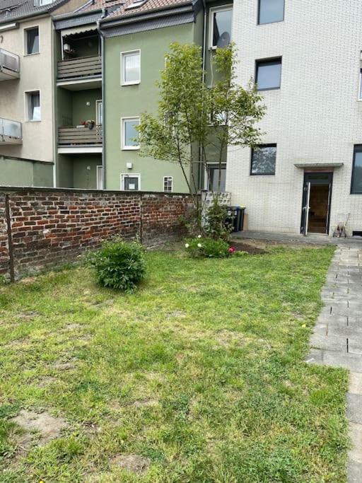 Charmante Gartenwohnung Mit Privatem Grossen Garten Köln Eksteriør billede