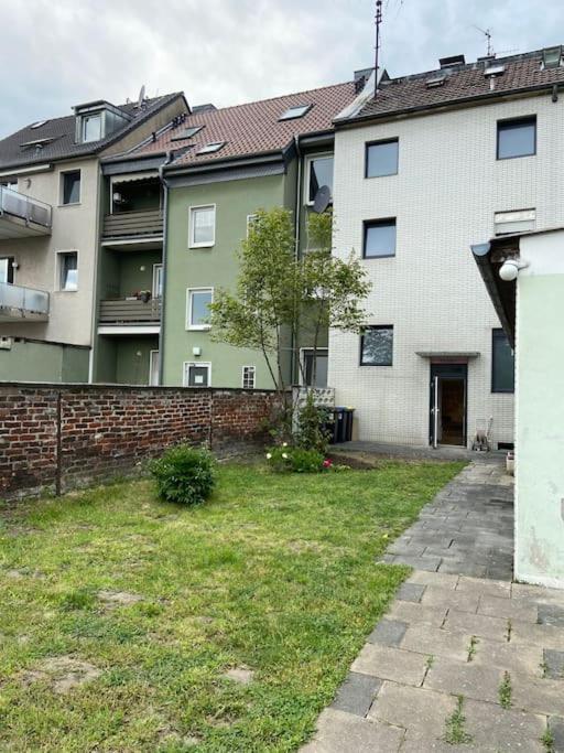 Charmante Gartenwohnung Mit Privatem Grossen Garten Köln Eksteriør billede